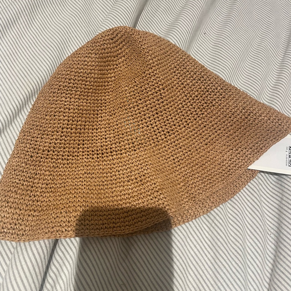 COS - CROCHET PAPER HAT